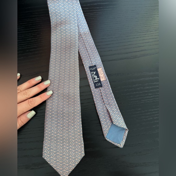 Hermes Tie - 100% Silk - Picture 2 of 4